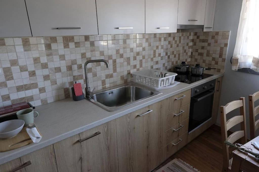 δ1 - τα του δασκάλου στα Apartmán